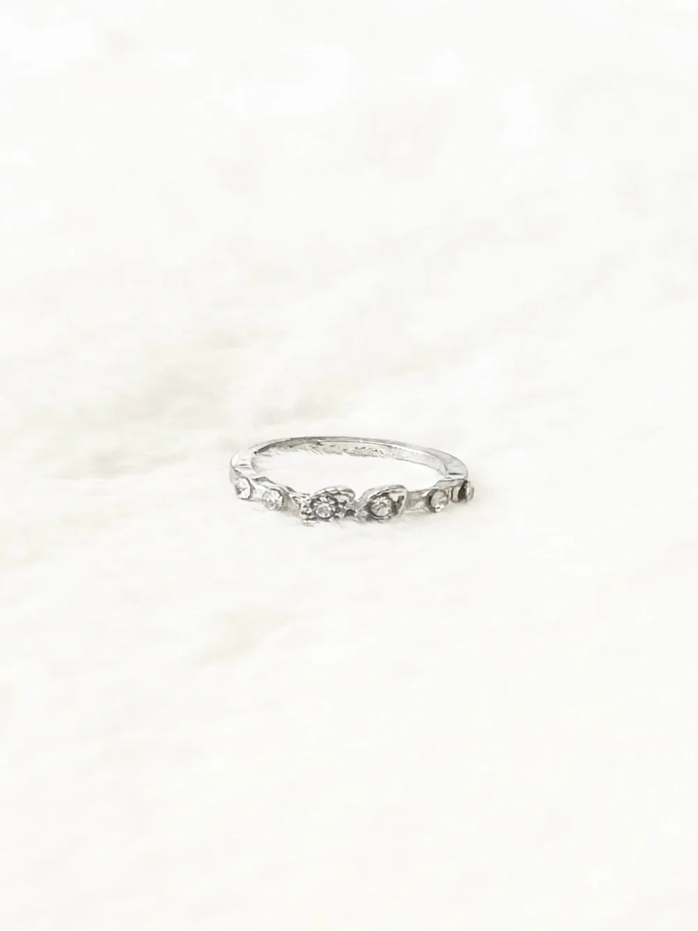 5/$15 🩷 MUST BUNDLE Silver Rhinestone Floral Stackable Ring